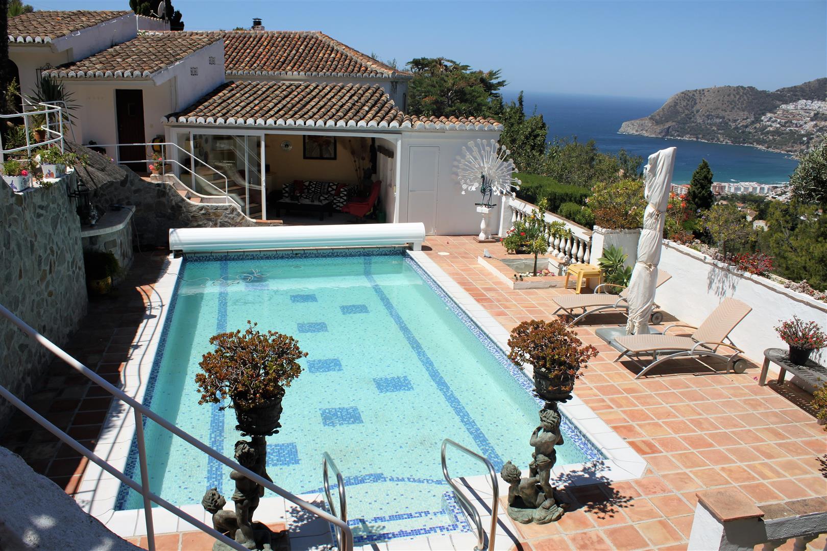 Villa Unique Private pool, Jacuzzi, La Herradura Costa Tropical Granada
